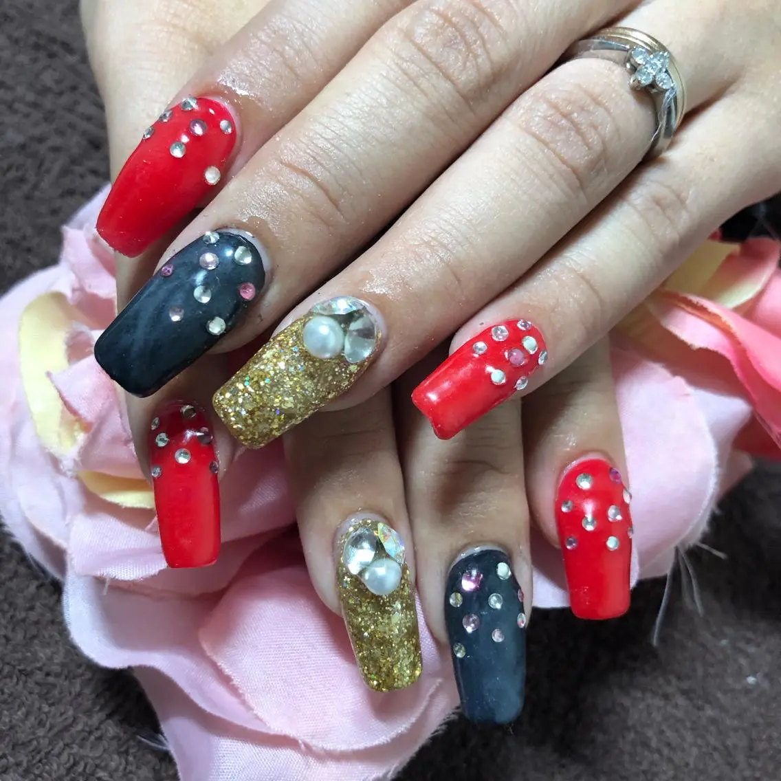 ミディアム ネイル ハンドネイル 《LB》ラブリエ Nail&eyeのマツエク・マツパデザイン