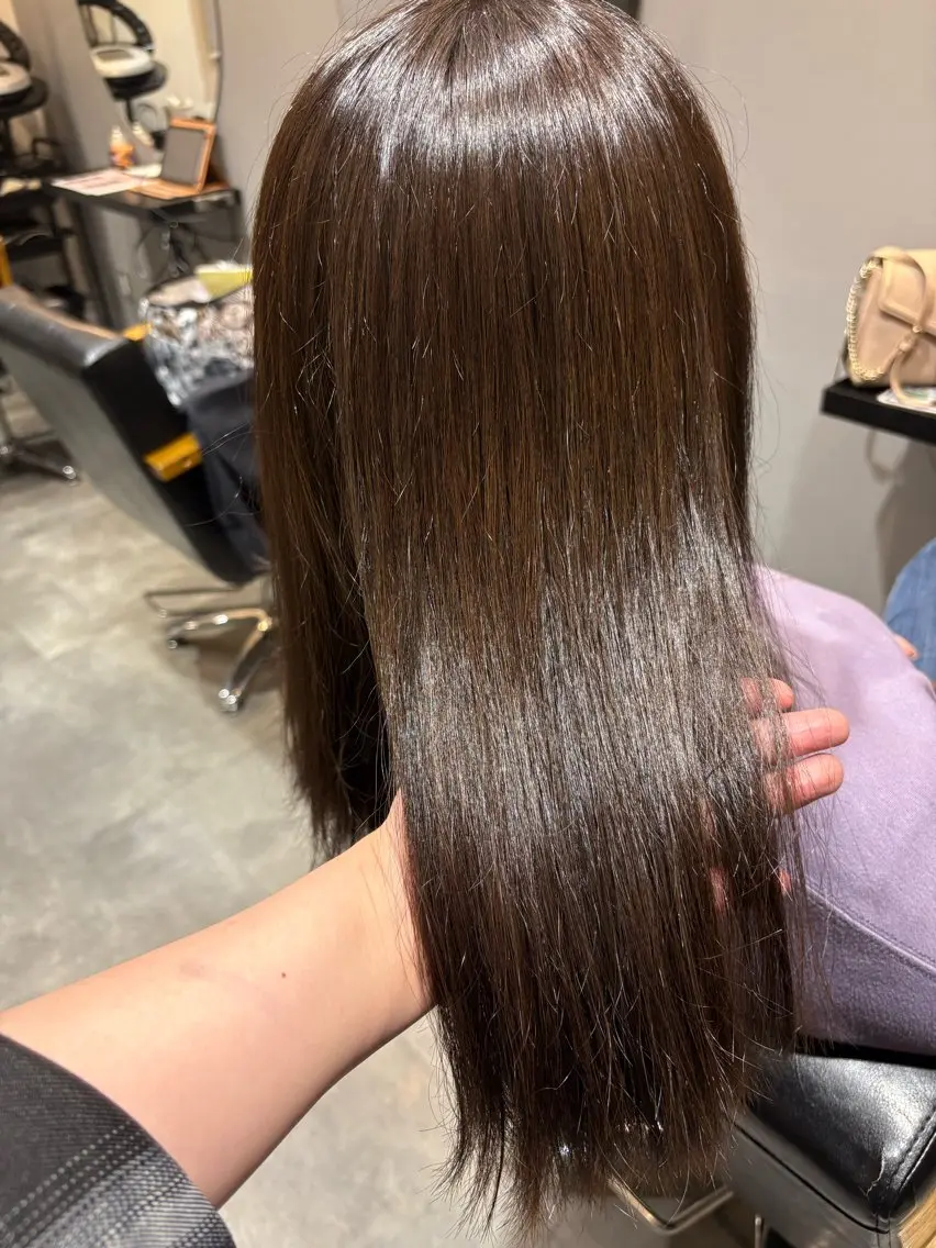 セミロング カット ヘアカラー 小堀 いぶきのヘアスタイル