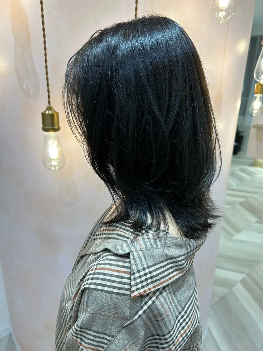 セミロング カラー 深谷 真見のヘアスタイル