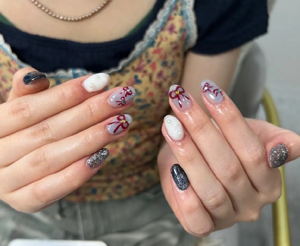 ネイル フラワーネイル フットネイル フレンチネイル ガーリー キラキラネイル ハンドネイル UM Nail Salonのネイルデザイン