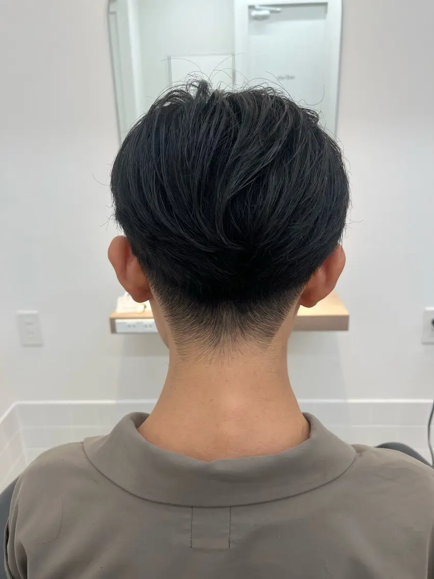 メンズ マッシュ 刈り上げ カット 小出 琴未のヘアスタイル
