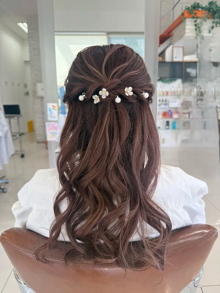 【結婚式・ライブ等イベントに🎶】ハーフアップアレンジ🦋の写真