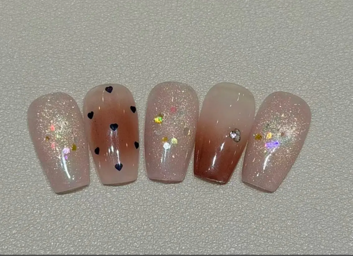 ネイル ハンドネイル CHERIR Emiのネイルデザイン