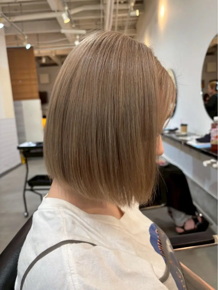 ミディアム カラー LUCK ユナのヘアスタイル