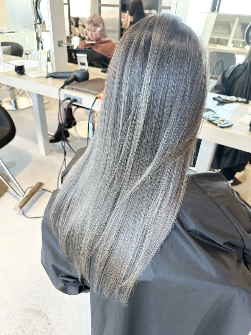ロング カラー ヘアカラー トリートメント 井上 一平のヘアスタイル