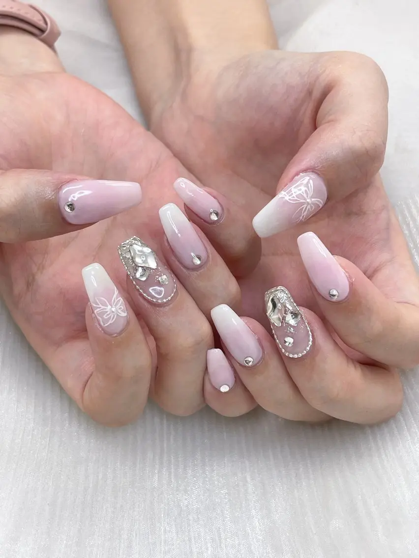 ネイル リボン ハンドネイル 五十嵐 美智のネイルデザイン