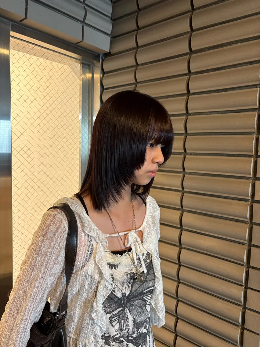 ミディアム レイヤーカット カット ヘアカラー トリートメント 森田 亜海のヘアスタイル