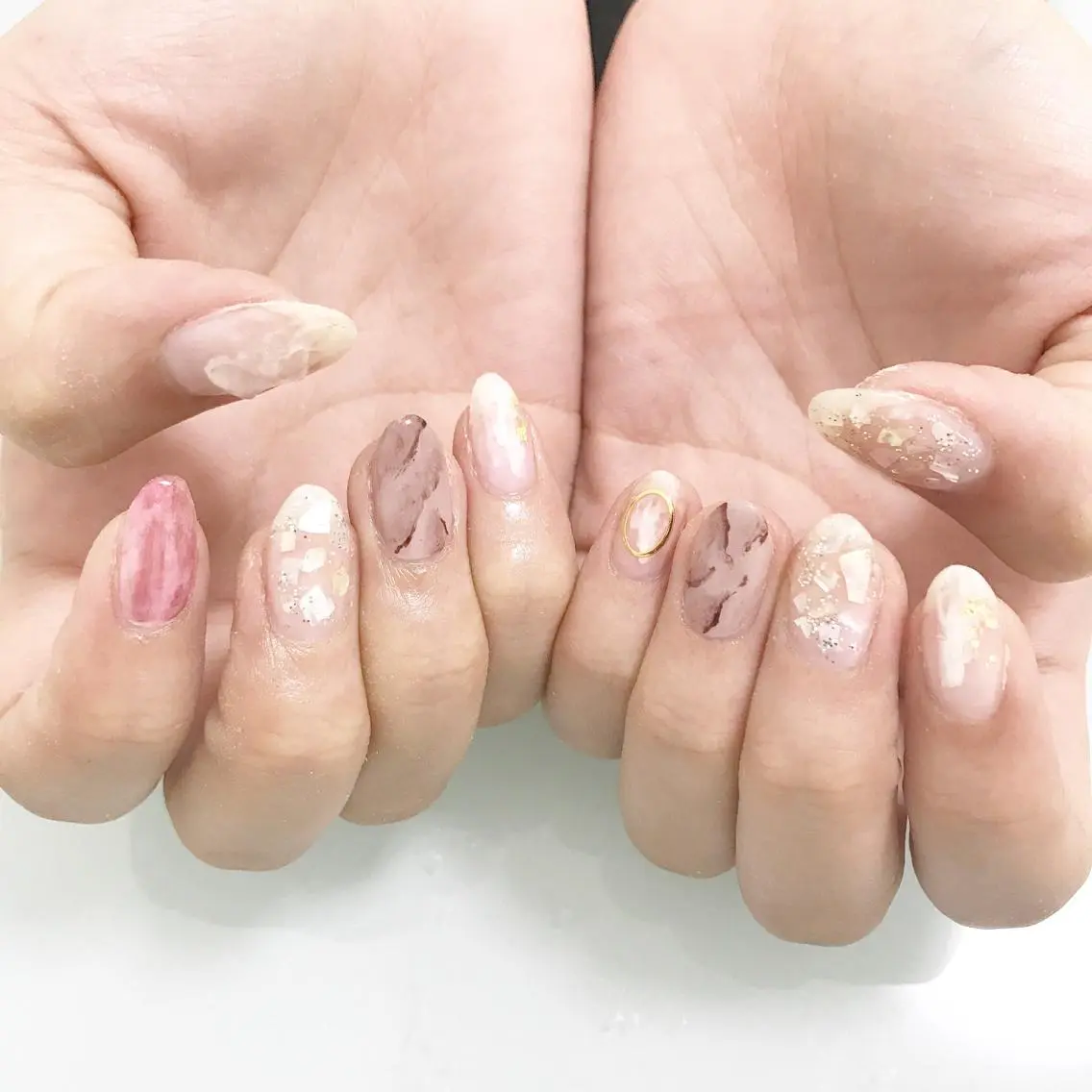 ネイル 板垣 綾乃のネイルデザイン