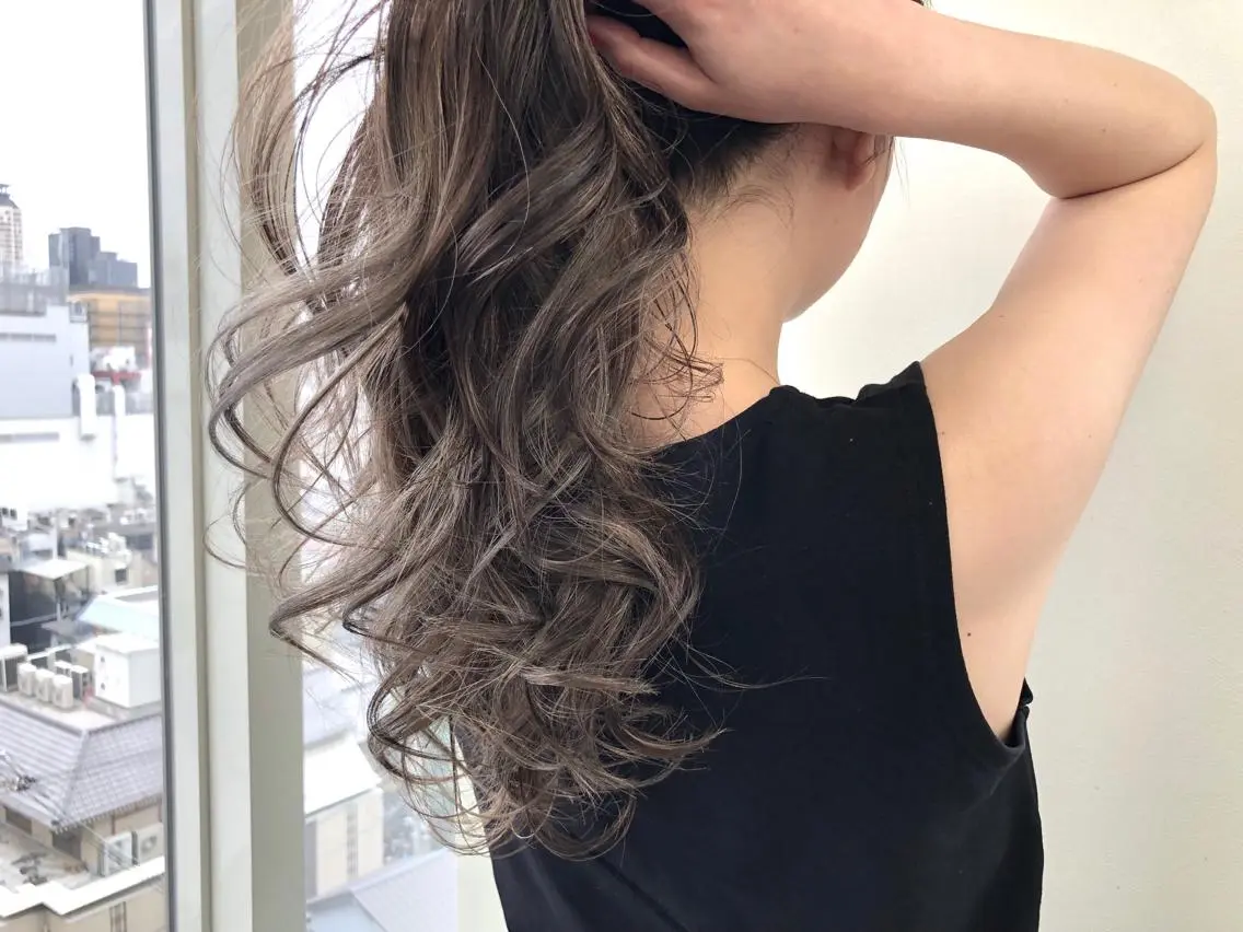 ロング ハイライト 小澤大輔 YOLO hairのヘアスタイル