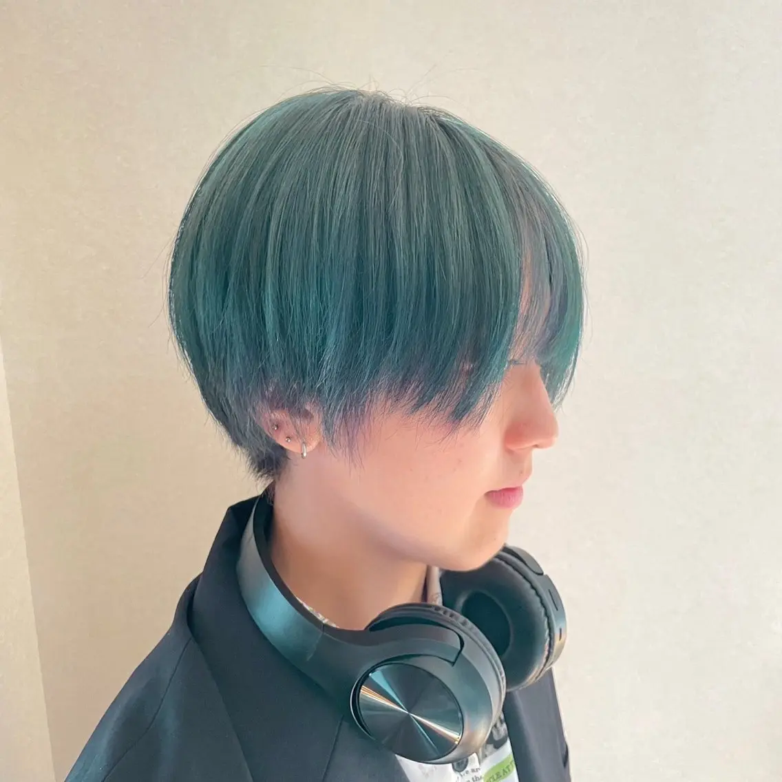 ショート カラー ブリーチ 加藤 陽萌のヘアスタイル