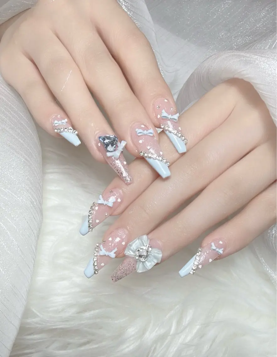 ネイル アートネイル オーロラネイル ボルドー チークネイル フレンチネイル ハンドネイル Sakura Nail Salonのネイルデザイン