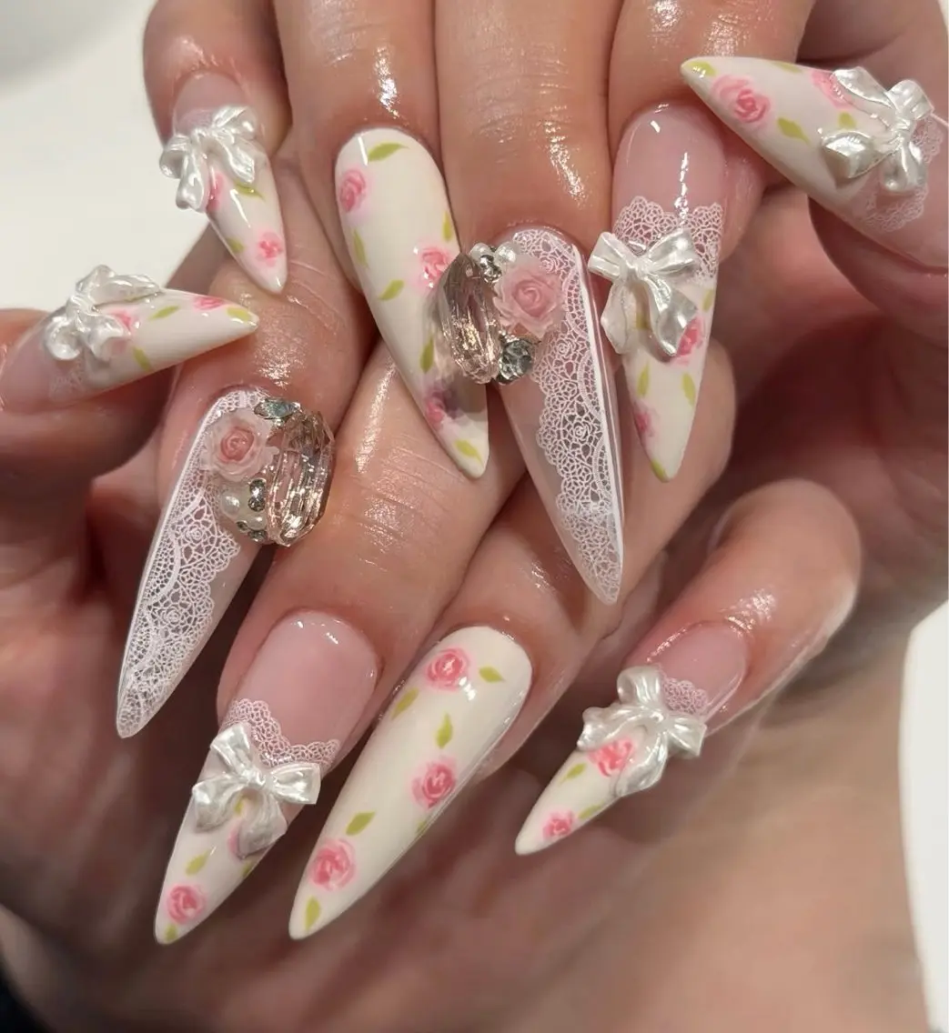 ネイル アートネイル ボルドー フレンチネイル ジェルネイル 氷ネイル・うるうるネイル ハンドネイル Julie NailSalonのネイルデザイン