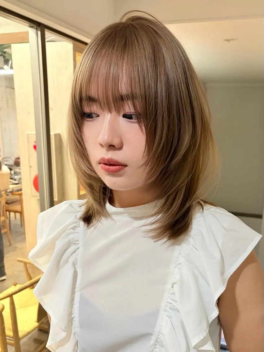 ミディアム カラー ベージュカラー ミルクティーベージュ ハッシュカット ヘアカラー トリートメント ハッシュカット&艶々 ハイトーン/ミワのヘアスタイル