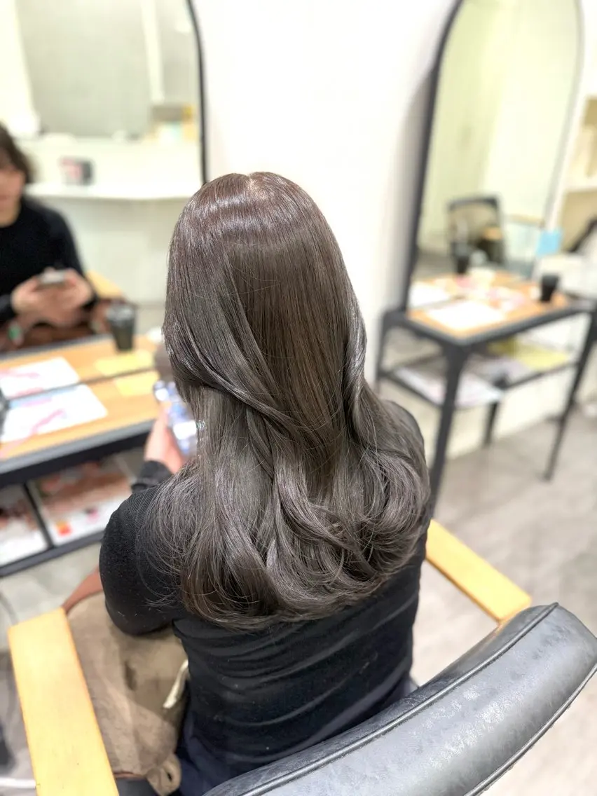 ロング カラー 透明感カラー グレージュ カット ヘアカラー cocotte🫧 kotomiのヘアスタイル