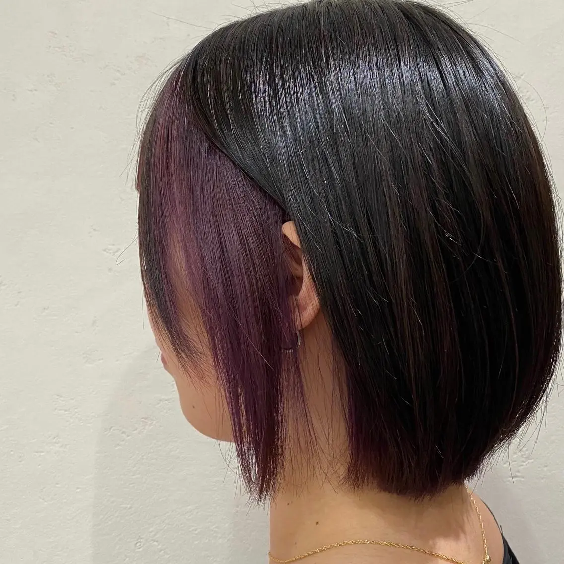 ショート カラー ブリーチ インナーカラー バイオレットカラー mari 🦋のヘアスタイル