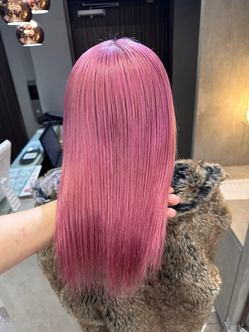セミロング カラー 透明感カラー ピンクカラー レッドカラー 髪質改善 トリートメント ヘアカラー 天神暖色カラー レイヤー・髪質改善のヘアスタイル