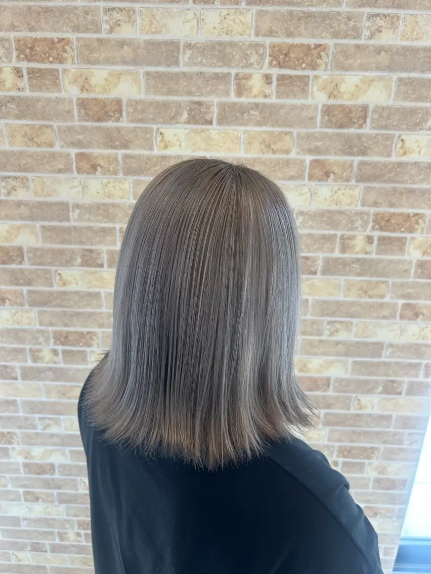カラー 有村 実佑のヘアスタイル