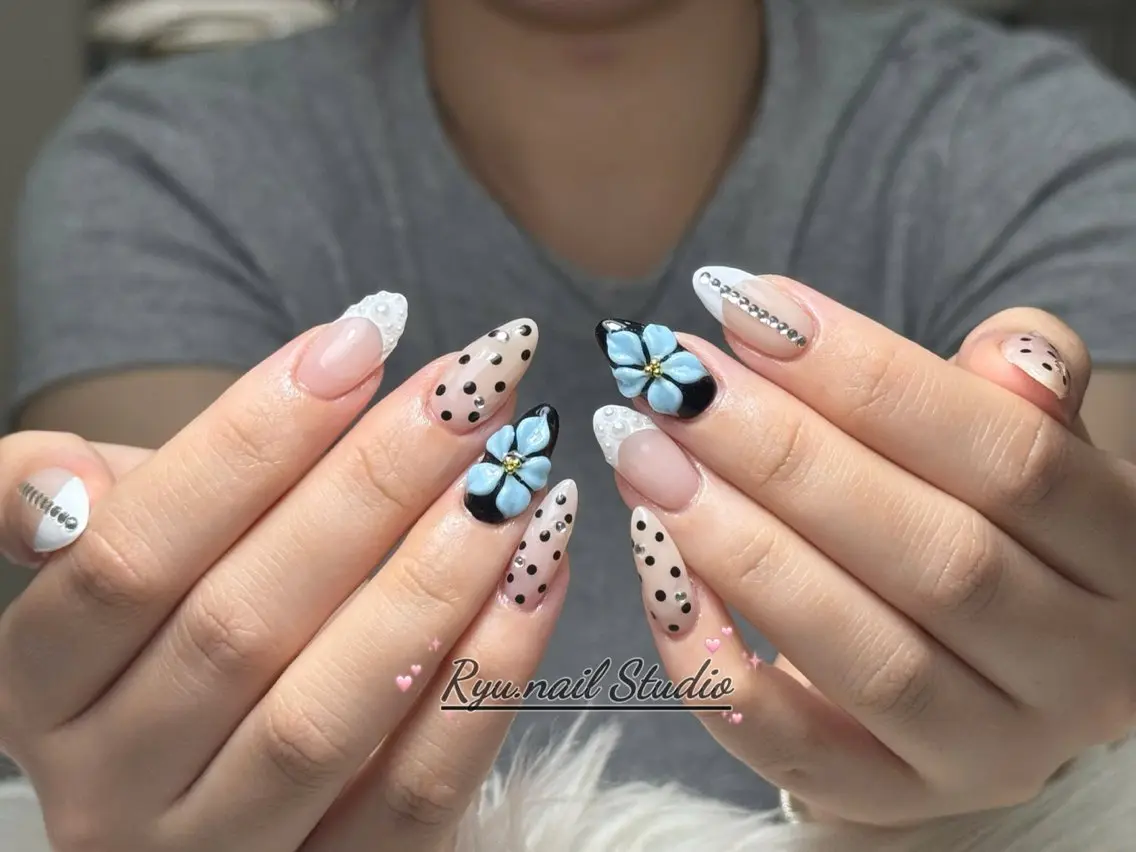 ネイル アートネイル フレンチネイル ジェルネイル グラデーション 韓国ネイル ハンドネイル Ryu Nail NekoChanのネイルデザイン