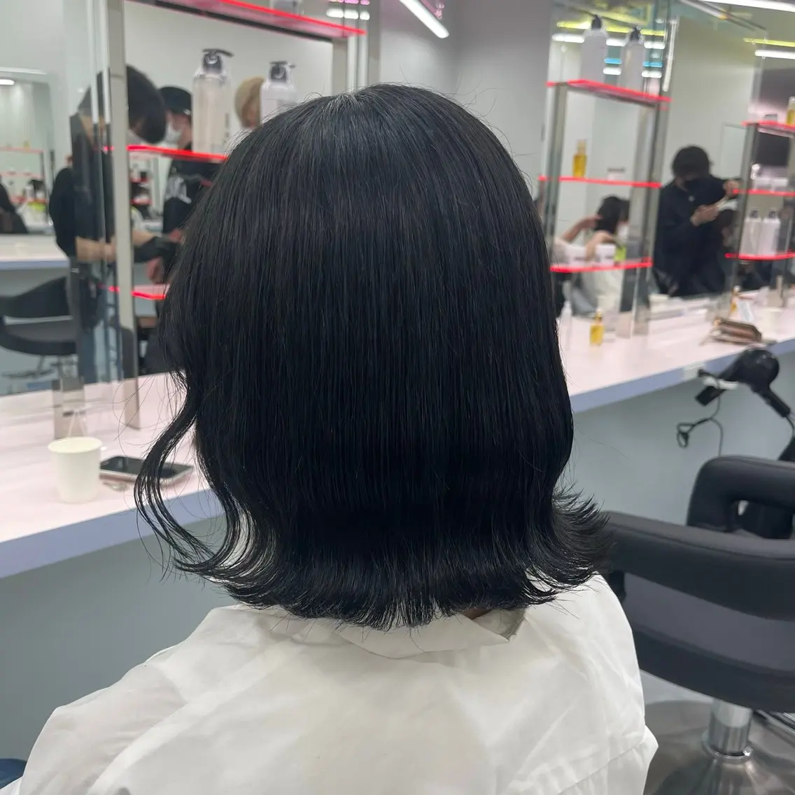 ミディアム カラー パーマ ヘアアレンジ 透明感ブリーチカラー 🌈TOMOHIROのヘアスタイル