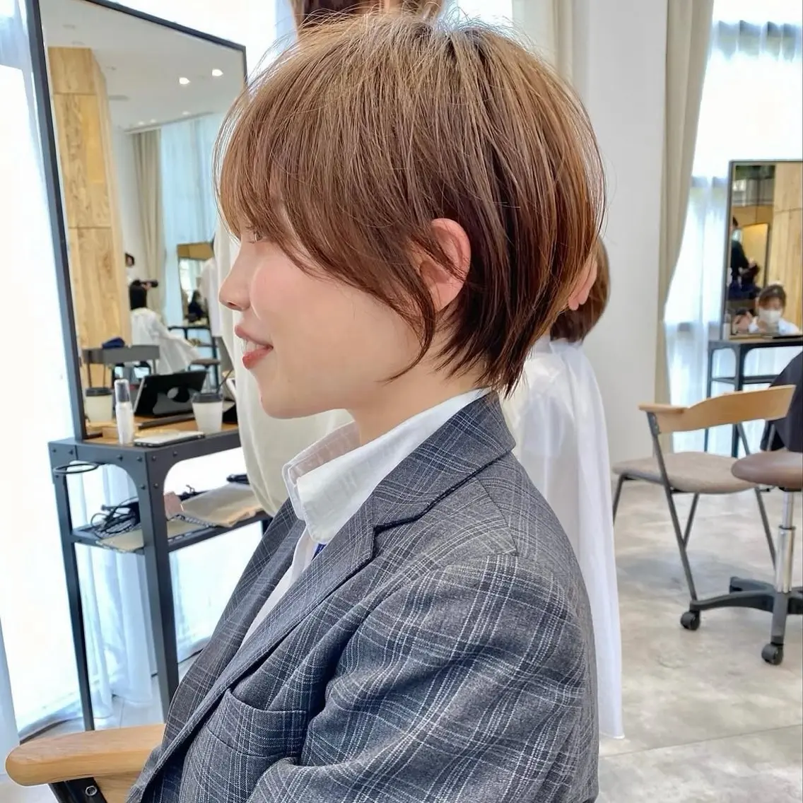 【✨垢抜けハイトーン✨】カット+ケアブリーチ+透明感カラー💎 【✨ショート限定✨】【💕40%OFF💕】の写真