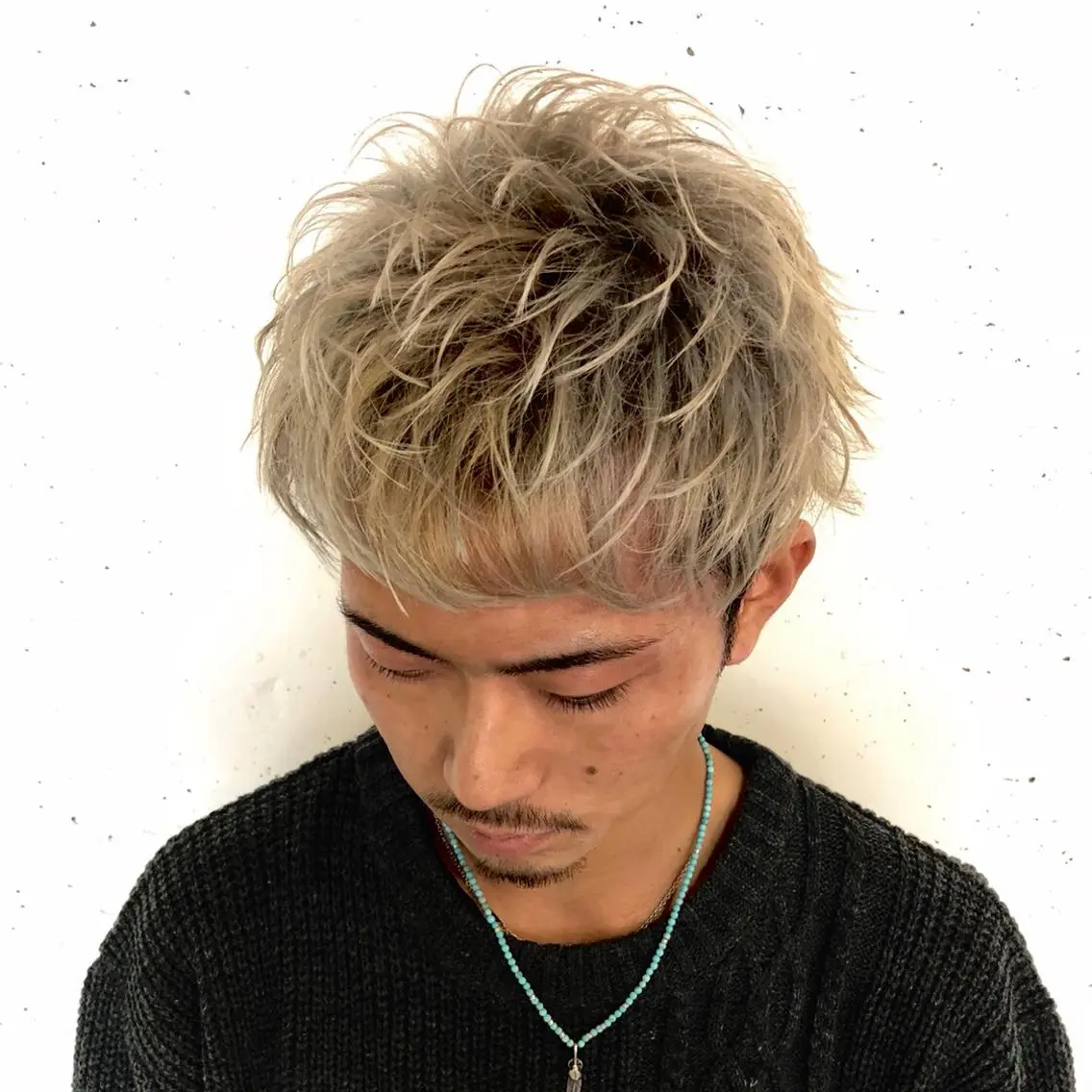 ショート カラー パーマ メンズ メンズハイトーン ベージュカラー ハイトーンカラー ホワイトベージュ カット トリートメント 佐藤 輝幸のヘアスタイル
