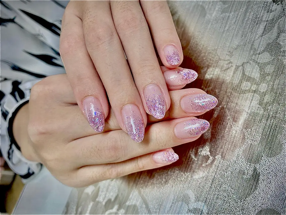 ネイル ハンドネイル I-nailロング /ワンホン/キラキラのネイルデザイン