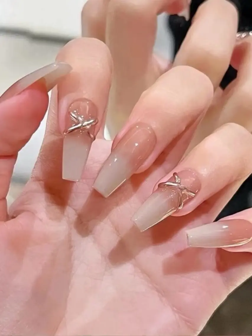 ネイル チークネイル 長さ出し フレンチネイル ガーリー 韓国ネイル sun nail池袋 モデル募集のネイルデザイン