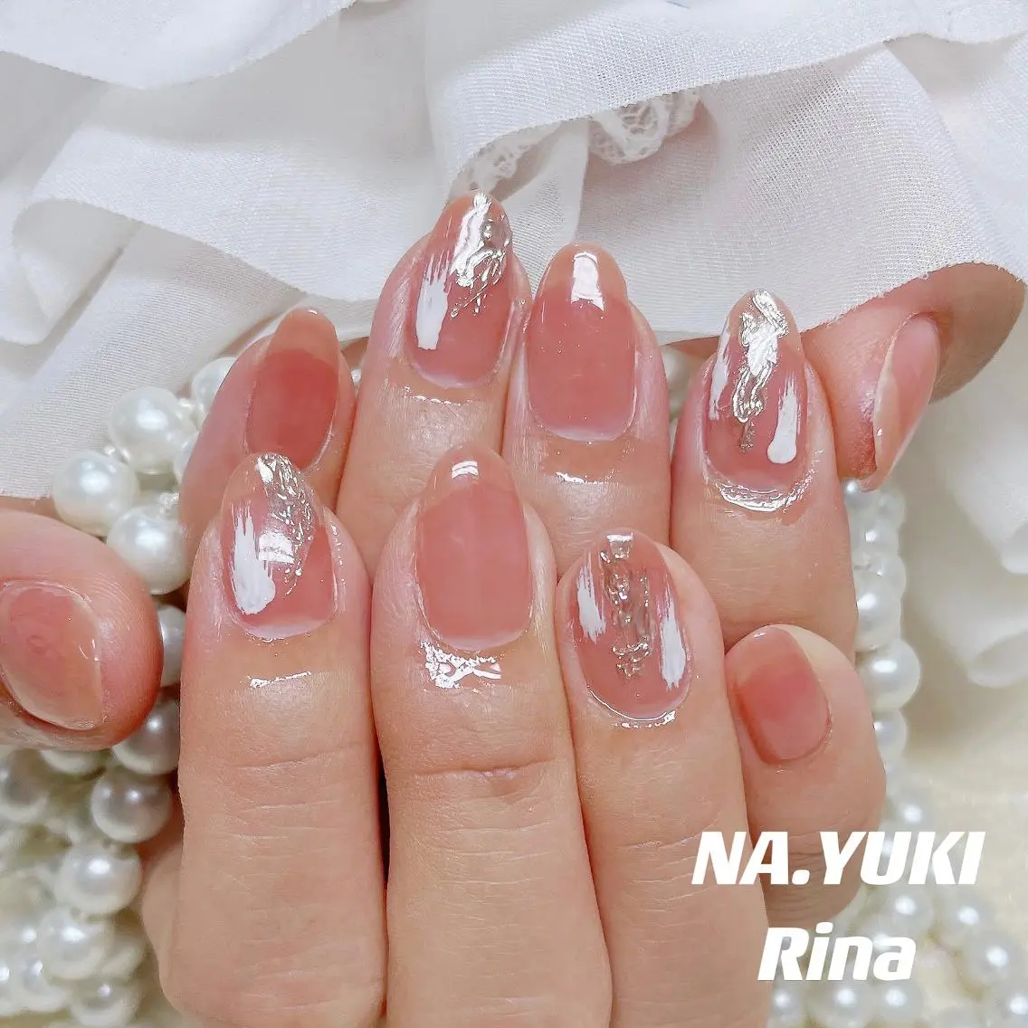 ネイル 🦋 Queenieのネイルデザイン
