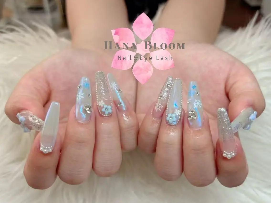 ネイル フレンチネイル ジェルネイル グラデーション ラメ(グリッター) マグネットネイル ハンドネイル ハンドケア Hana Bloom Nail Salonのネイルデザイン