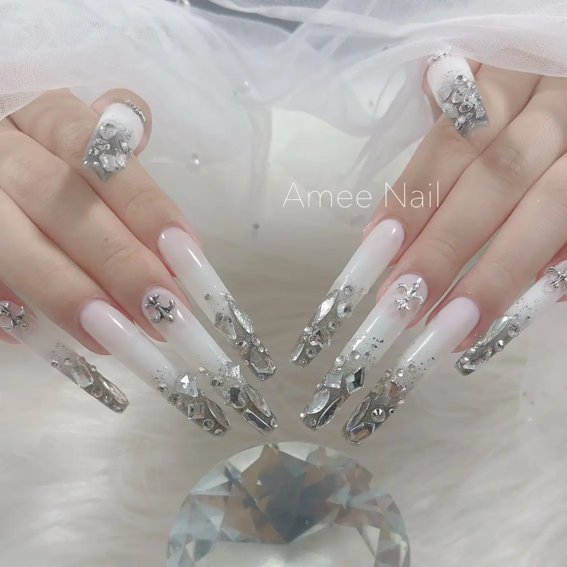 ネイル フレンチネイル ガラスフレンチ キラキラネイル 夏ネイル 冬ネイル Amee Nail Salonのネイルデザイン