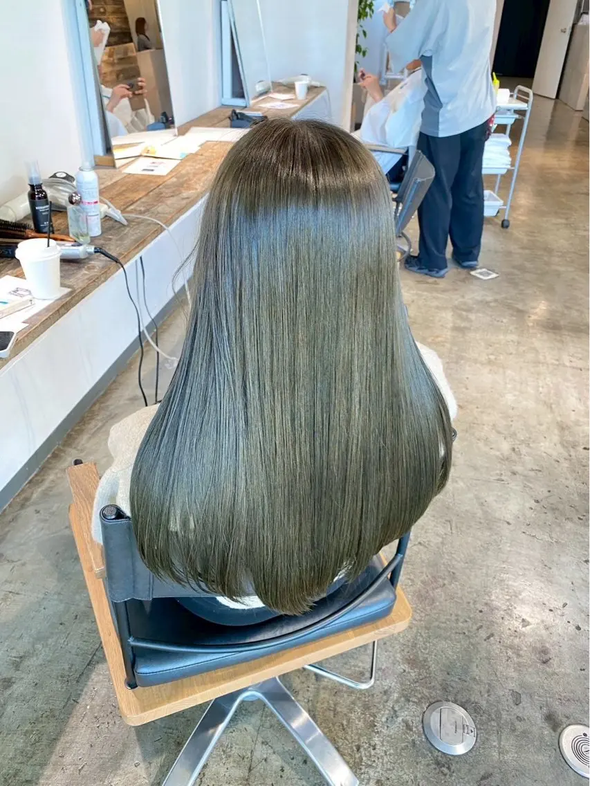 ロング カラー ブリーチ ブリーチなしカラー オリーブカラー 髪質改善 ロング ブリーチ/ハイトーン ⚗️HARUKAのヘアスタイル