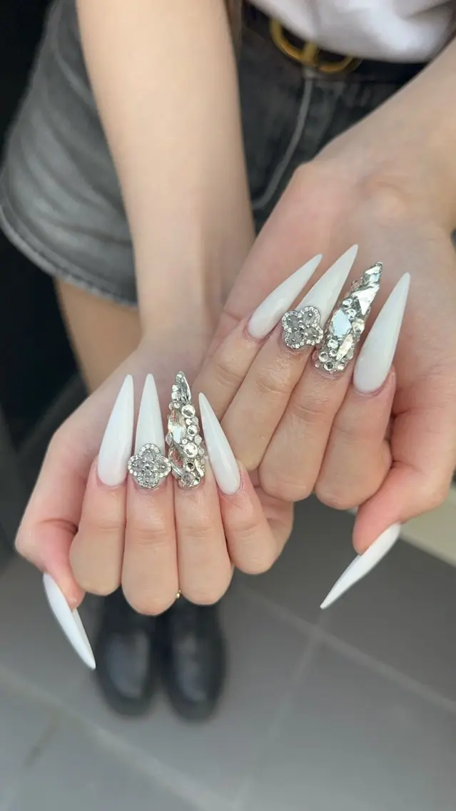 ロング ハンドネイル BINERVA nail salonのネイルデザイン