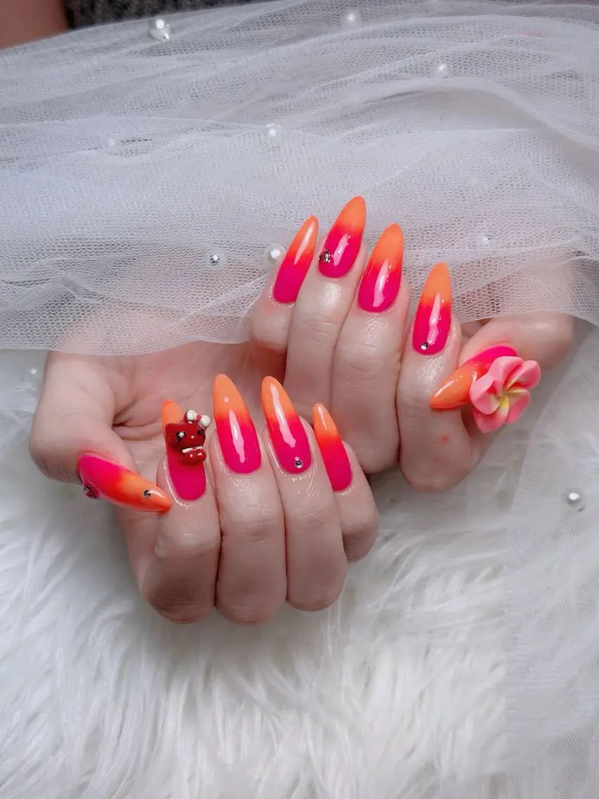 ネイル チークネイル フレンチネイル キラキラネイル 韓国ネイル マグネットネイル ハンドネイル Chibi h.babynailのネイルデザイン