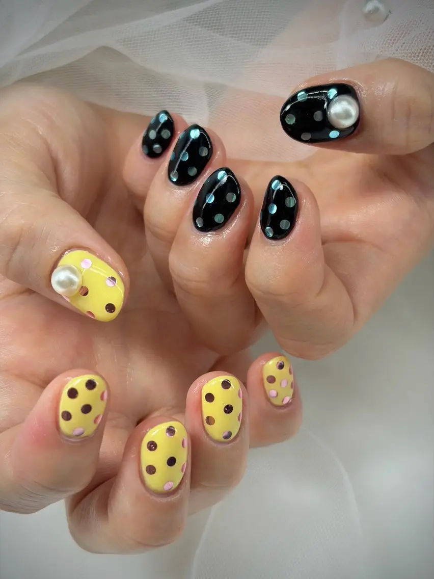 ネイル ドット ジェルネイル ガーリー 黄色 ハンドネイル iro+ nailのネイルデザイン