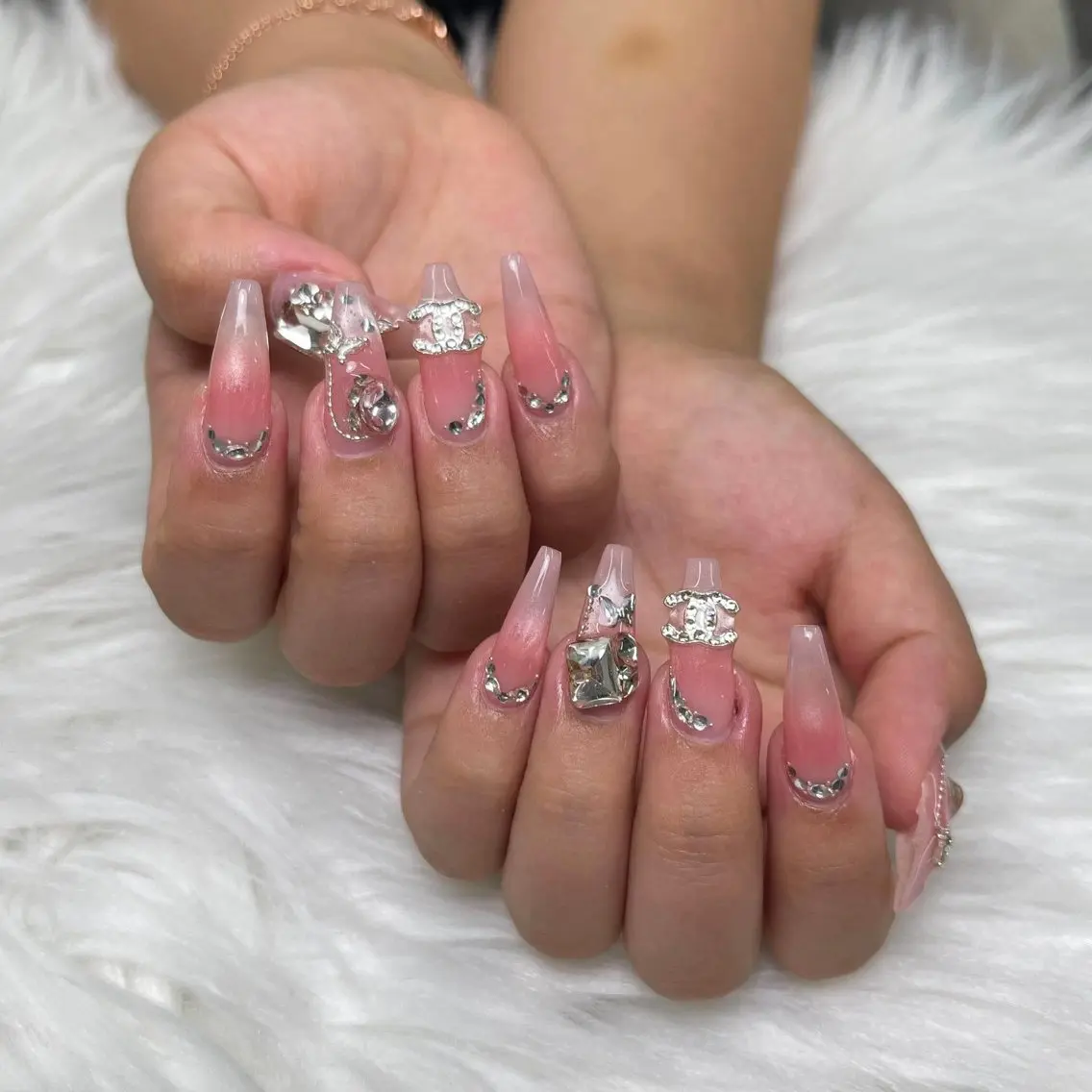 ネイル アートネイル 持ち込み ハンドネイル ハンドケア Dyo Nailのネイルデザイン