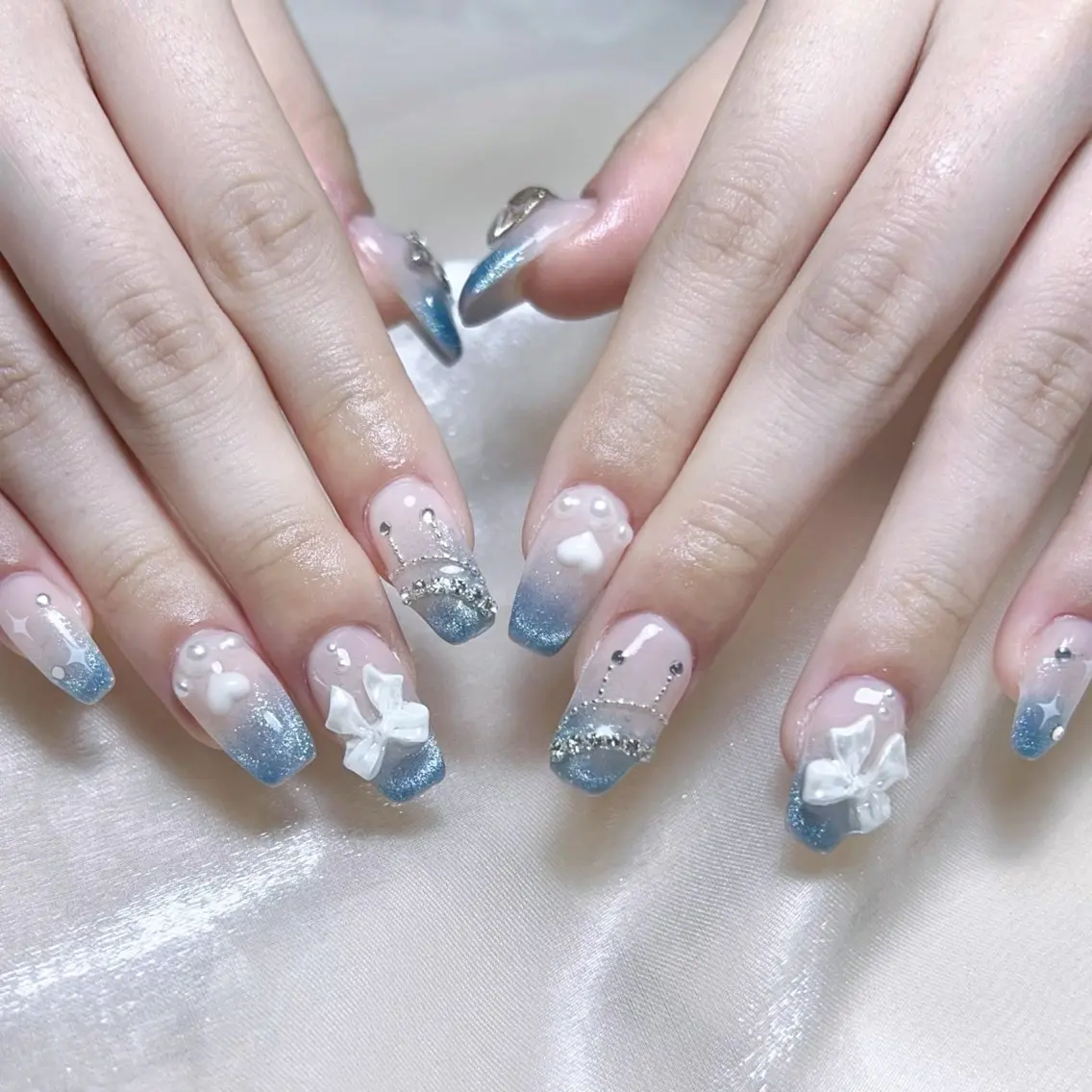 メンズ ネイル メンズ韓国風 アートネイル オーロラネイル ガーリー キラキラネイル ハンドネイル Nail salon 木にいるのネイルデザイン