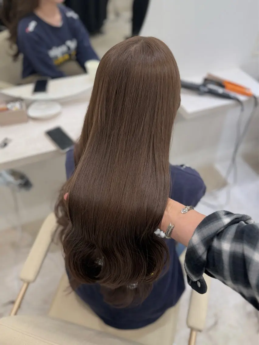 ロング ケアカラー ヘアカラー 髪質改善× ブリーチなしyutoのヘアスタイル