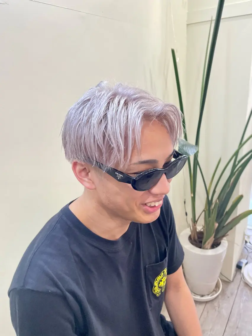 ショート カラー メンズ メンズブリーチ メンズハイトーン ベージュカラー ブリーチ ハイトーンカラー カット ヘアカラー WEST OLAND加藤圭介のヘアスタイル