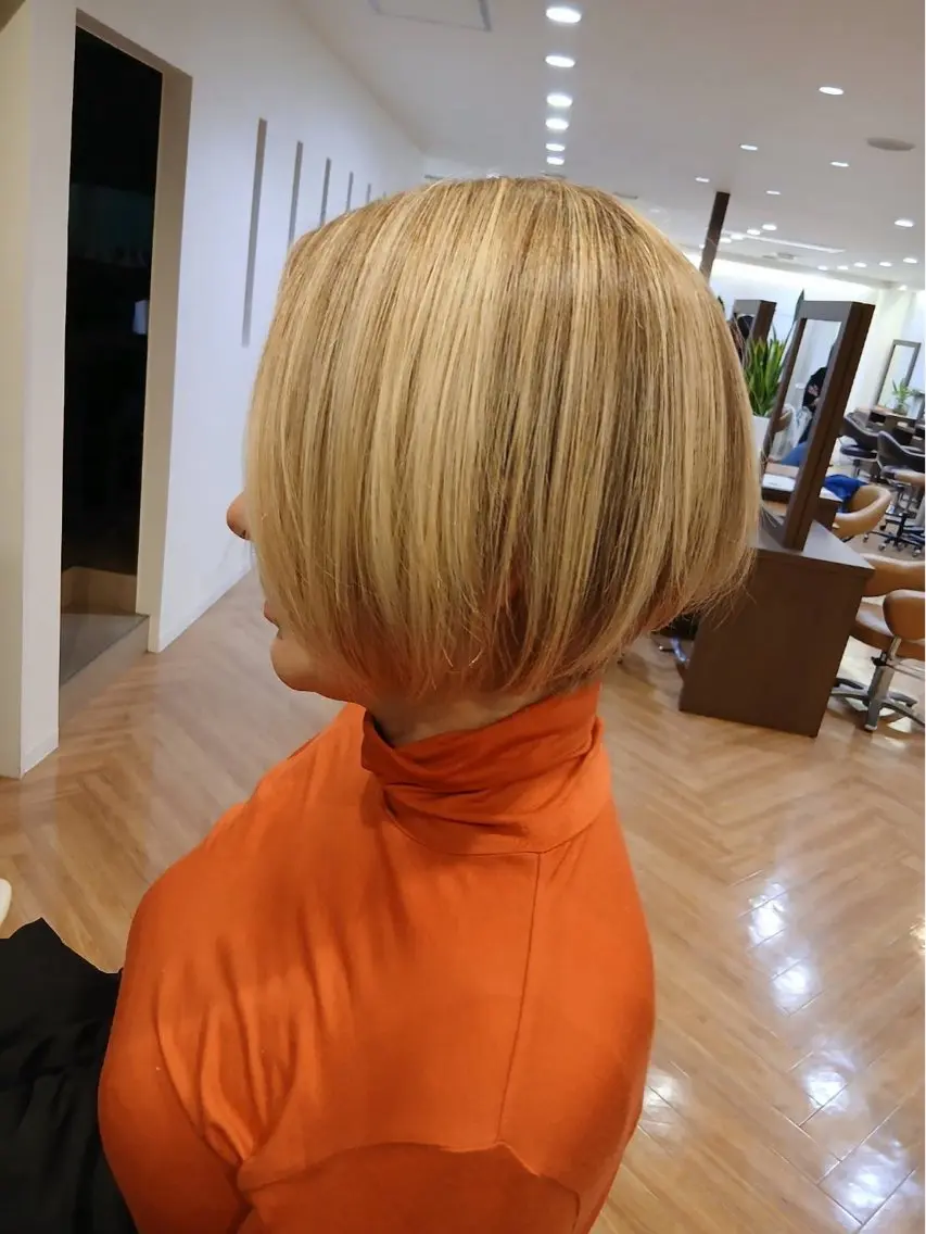 ショート 白髪いかしハイライト 加藤のヘアスタイル