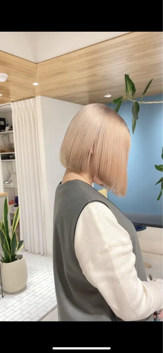ショート ボブ FLEEK 安立徹のヘアスタイル