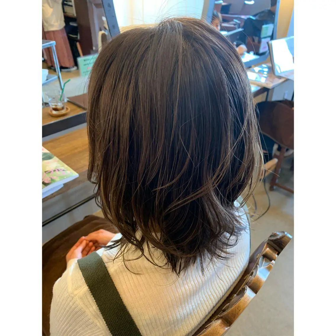セミロング カラー アクアカラー ヘアカラー 佐藤 美紅のヘアスタイル