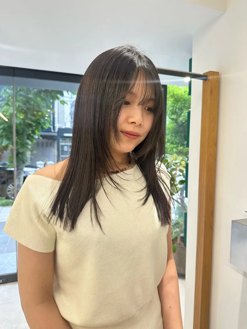 セミロング カラー 顔まわりレイヤー 顔周りカット レイヤーカット カット ヘアカラー トリートメント ハイトーン/透け感 カラー🎀真香のヘアスタイル