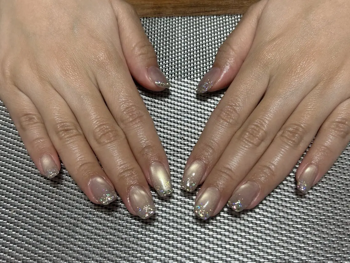 ネイル オーロラネイル キラキラネイル ストーンネイル ハンドネイル i nailのネイルデザイン