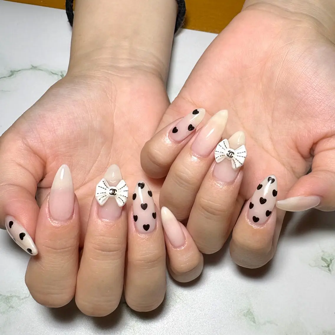 ネイル ハンドネイル 𝑩𝒆𝒍𝒍𝒂 𝒏𝒂𝒊𝒍のネイルデザイン