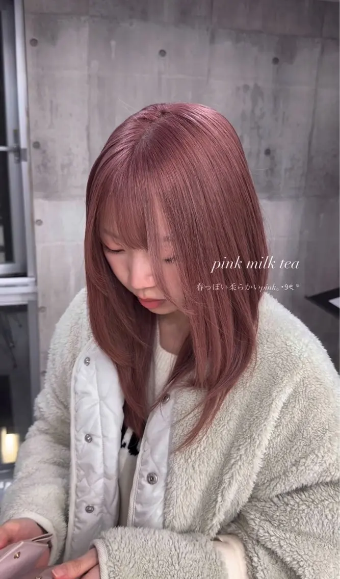 セミロング カラー ハイトーン/ゆるふわ 🧚𖥔ׁTOMO♡のヘアスタイル