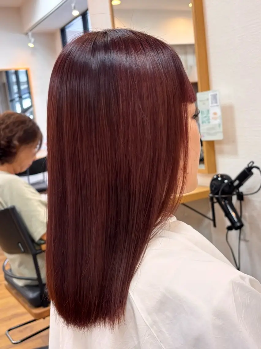 カラー ボルドーカラー ピンクカラー MOLLA モモカのヘアスタイル