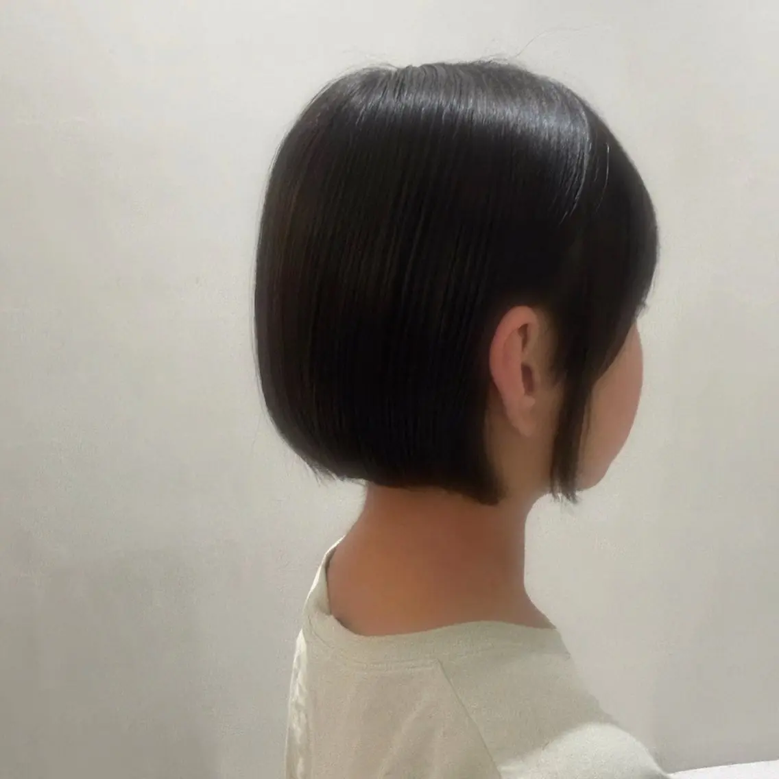 ショート こばやし にな 🦖⋆͛ぷつっとボブのヘアスタイル