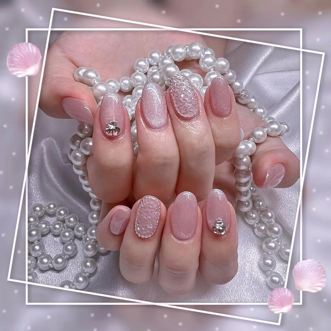 ネイル フレンチネイル キラキラネイル 韓国ネイル マグネットネイル マグネットフレンチ Chill Nailsalonのネイルデザイン