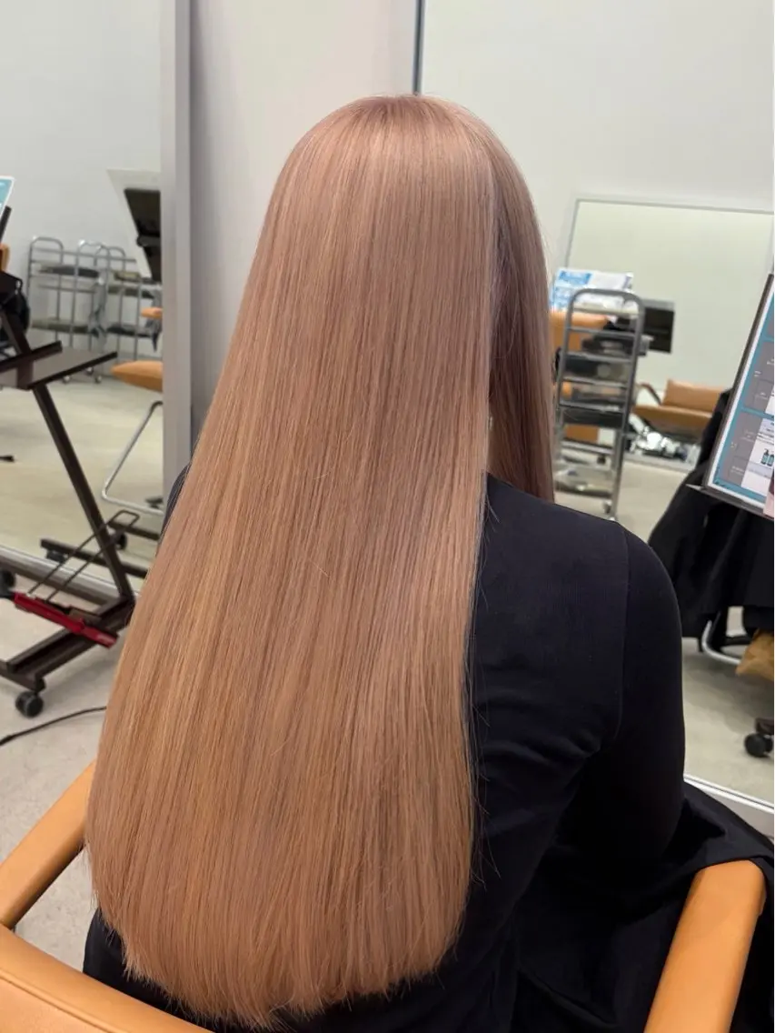 ロング ヘアカラー 羽鳥 菜々子のヘアスタイル