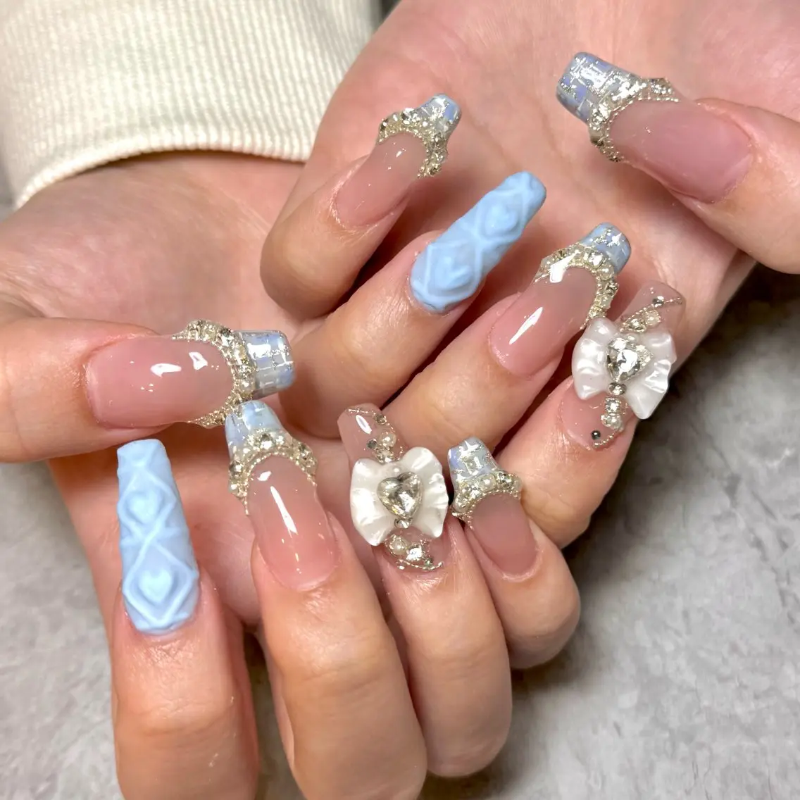 ネイル フレンチネイル ガーリー ハート キラキラネイル リボン ハンドネイル lillion karenのネイルデザイン